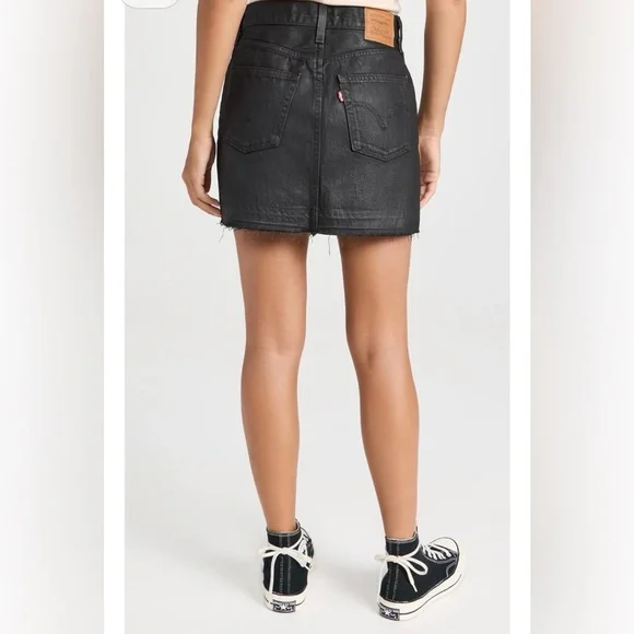 New Levi's Icon Black Leather look Mini Skirt size 25 - Picture 2 of 14